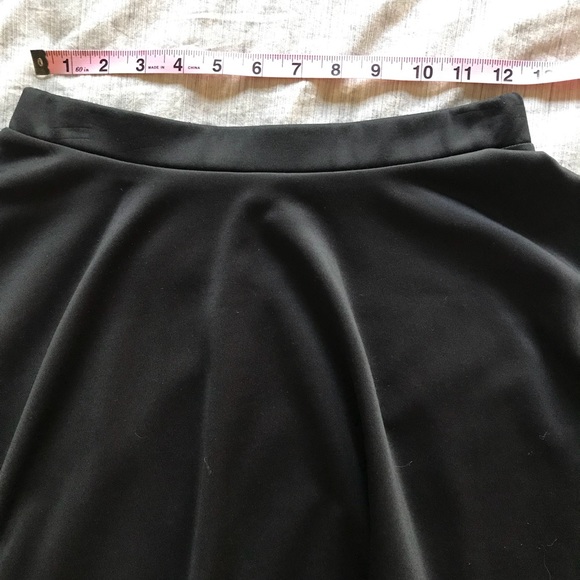 Black Skater skirt - Picture 2 of 3